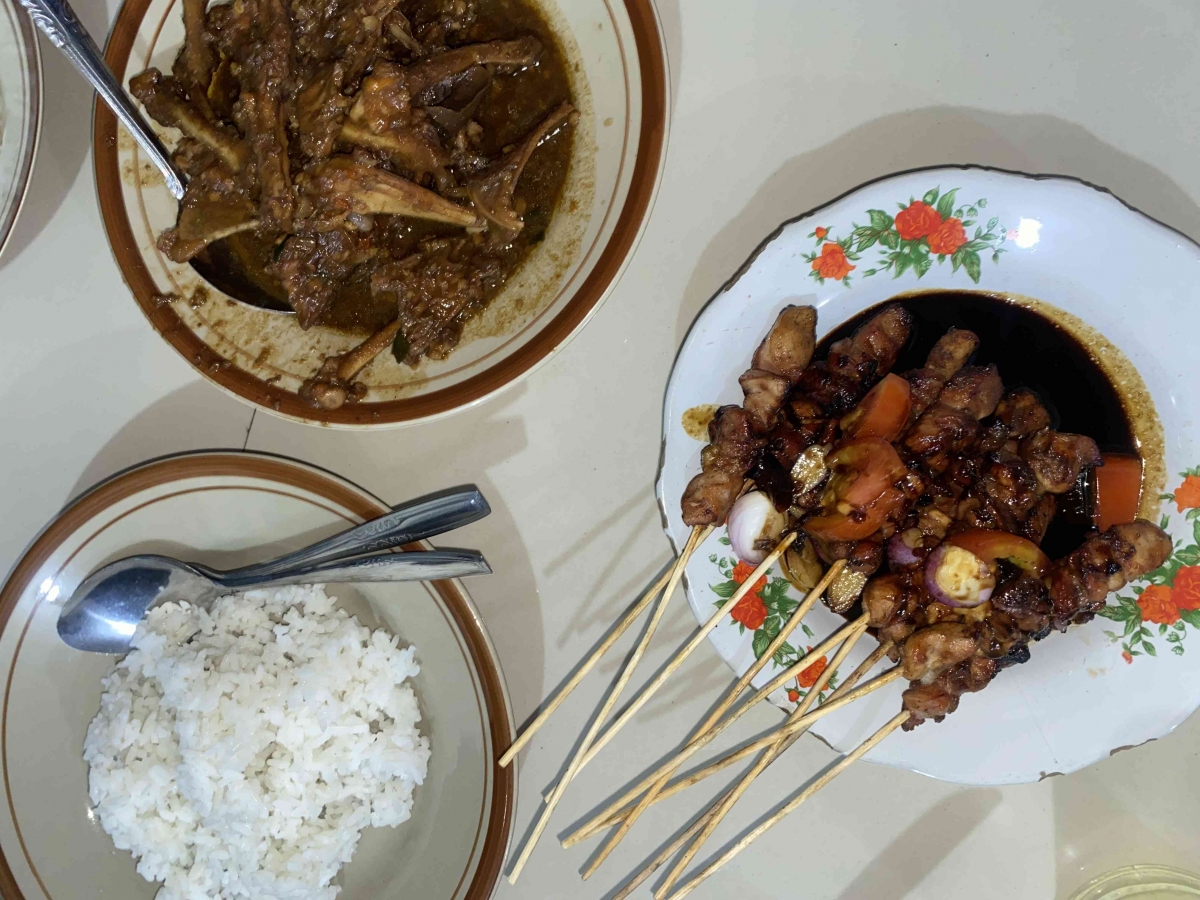 Rica-Rica Bu Darmi: Rasa Ped